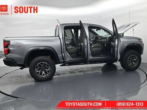 Used 2024 Chevrolet Colorado ZR2 w/ Technology Package AWD/4WD image 68