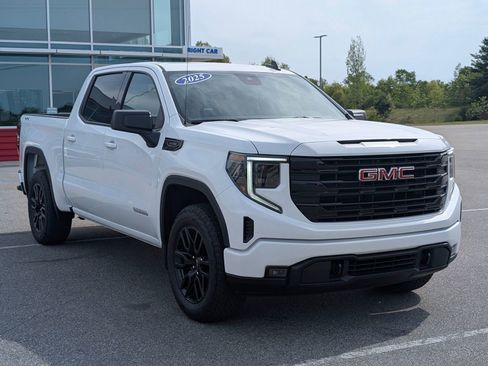 Used 2025 GMC Sierra 1500 Elevation AWD/4WD image 3