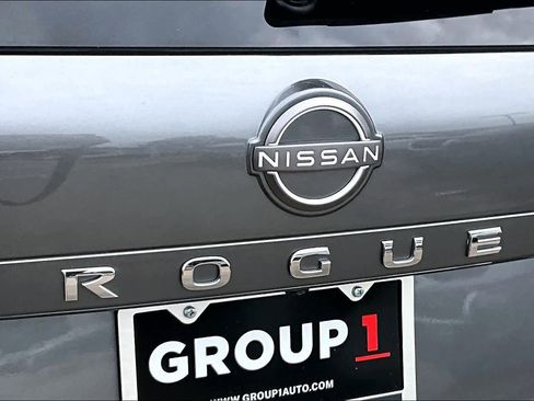 Certified 2023 Nissan Rogue SV FWD image 29