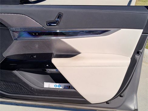 Certified 2023 BMW 740i 740i w/ Executive Package image 22