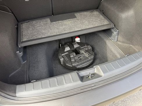 Used 2025 Nissan Kicks SV w/ Charging Package image 15