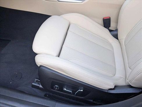 Used 2025 BMW 330i Sedan w/ Premium Package image 4