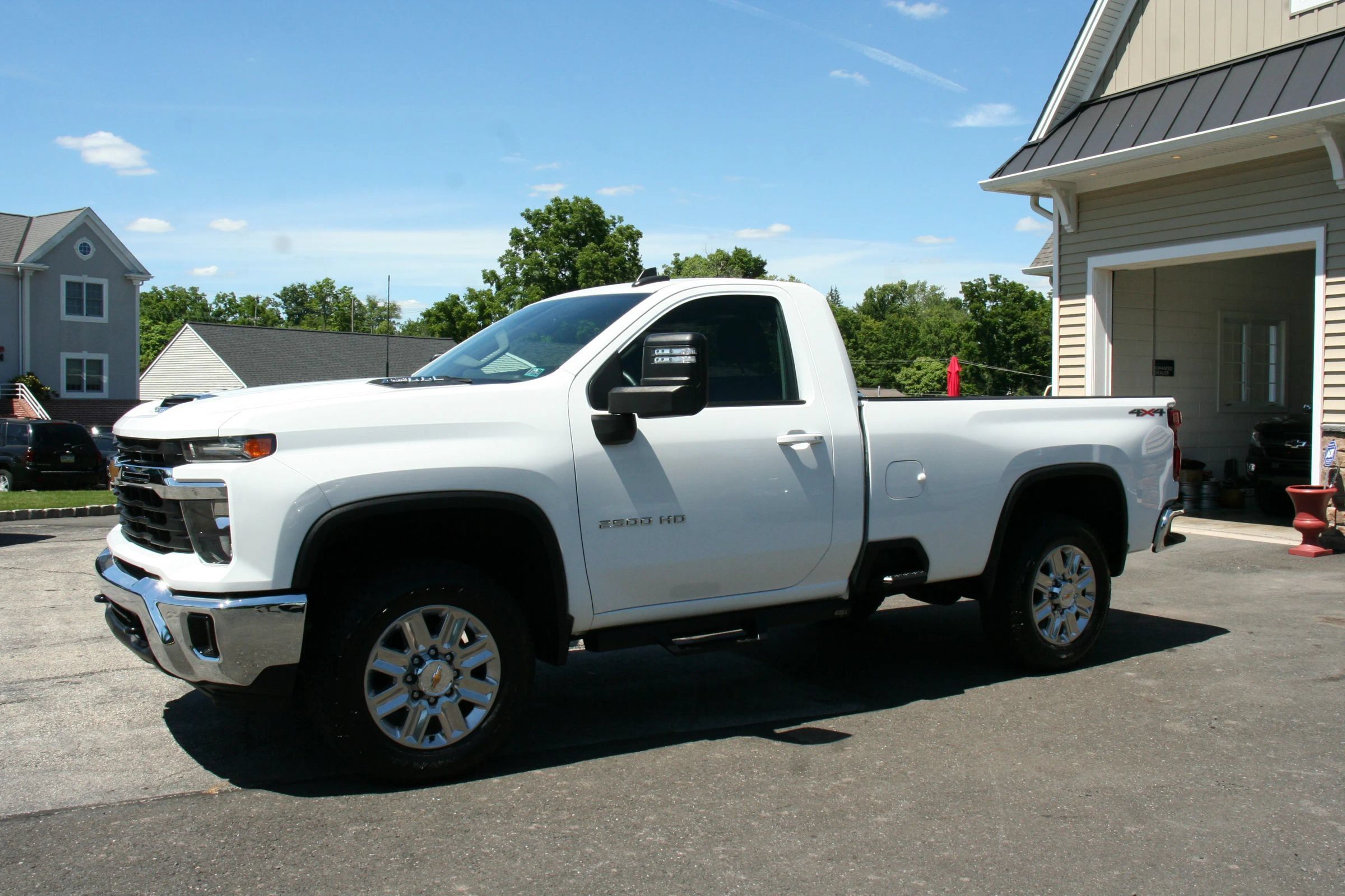 Used 2024 Chevrolet Silverado 2500 LT w/ Convenience Package AWD/4WD image 1