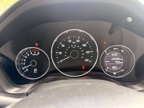 Used 2016 Honda HR-V LX image 14