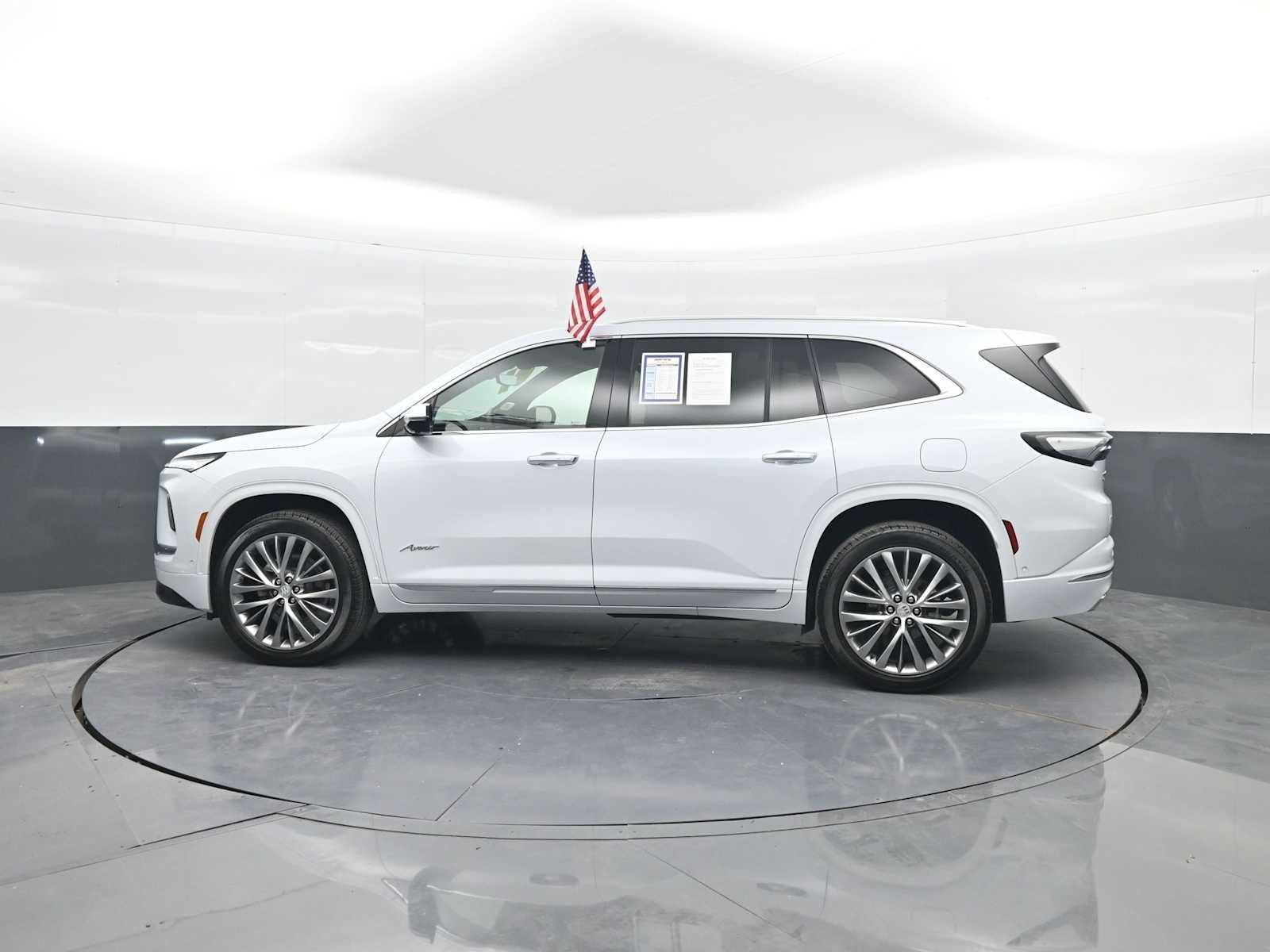 Used 2026 Buick Enclave Avenir w/ Super Cruise Package AWD/4WD image 5