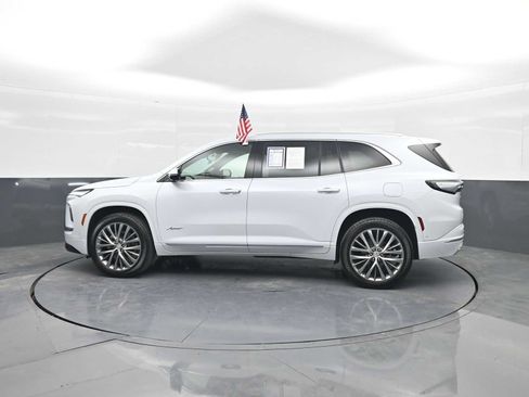 Used 2026 Buick Enclave Avenir w/ Super Cruise Package AWD/4WD image 5