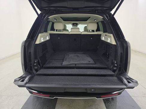 Used 2025 Land Rover Range Rover SE AWD/4WD image 7