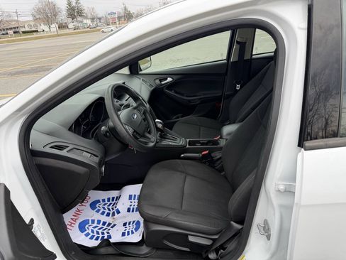 Used 2016 Ford Focus SE FWD image 9