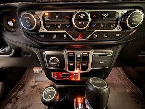 Used 2023 Jeep Gladiator Mojave w/ LED Lighting Group image 37