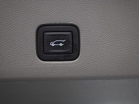 Used 2021 Cadillac XT6 Premium Luxury image 14