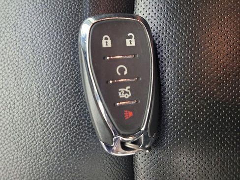 Used 2017 Chevrolet Malibu Premier FWD image 32
