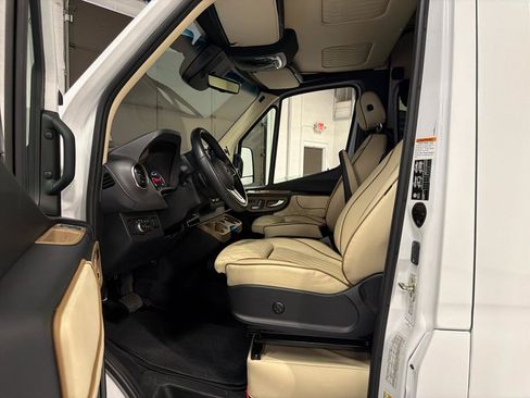 Used 2024 Mercedes-Benz Sprinter 3500 image 12