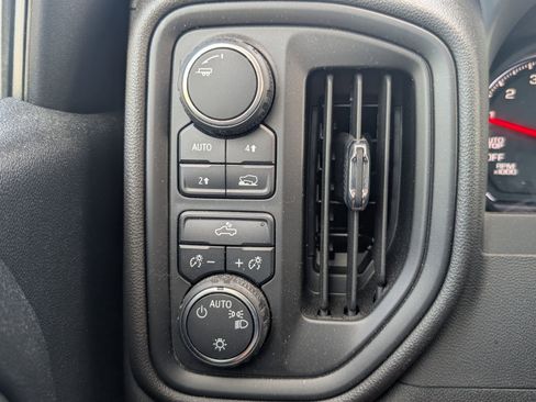 Used 2023 Chevrolet Silverado 1500 Custom image 12