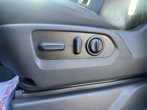 Used 2023 Chevrolet Silverado 2500 High Country w/ Technology Package image 30