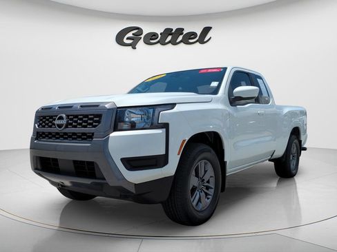Certified 2025 Nissan Frontier SV RWD image 1