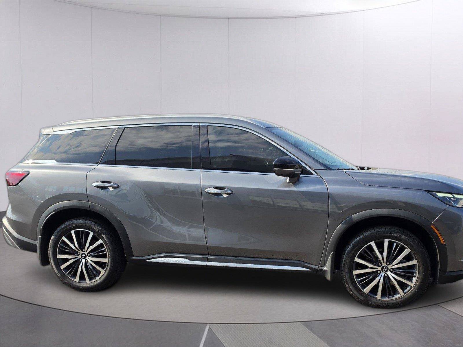 Used 2023 INFINITI QX60 Sensory w/ Vision Package FWD image 6