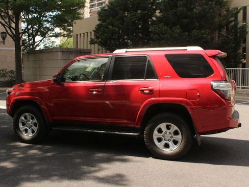 Used 2015 Toyota 4Runner SR5 Premium AWD/4WD image 9