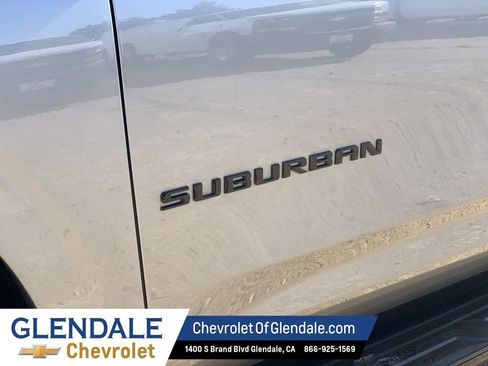 Used 2024 Chevrolet Suburban RST RWD image 30