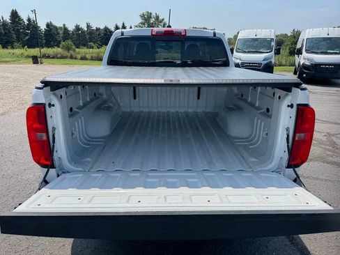 Used 2017 Chevrolet Colorado Z71 AWD/4WD image 17