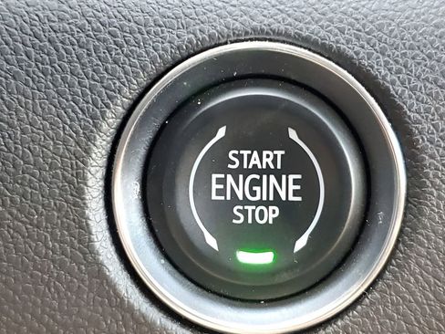 Used 2025 GMC Acadia Elevation image 38