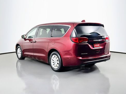 Used 2020 Chrysler Pacifica Touring w/ Advanced Safetytec Group image 3