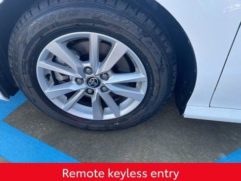 Used 2025 Toyota Camry LE image 2