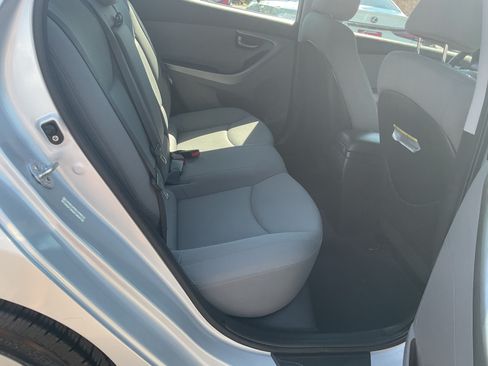 Used 2013 Hyundai Elantra GLS w/ Preferred Pkg FWD image 10