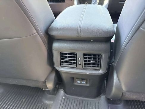 Used 2022 Toyota RAV4 XLE Premium image 10