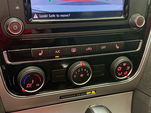 Used 2019 Volkswagen Passat 2.0T Wolfsburg w/ Wheels & Sunroof Package FWD image 23