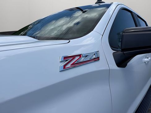 Used 2019 Chevrolet Silverado 1500 RST w/ True North Edition AWD/4WD image 11
