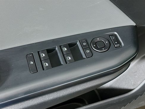 Used 2025 Kia K4 LXS image 15