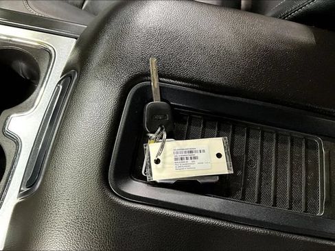 Used 2017 GMC Sierra 1500 SLT AWD/4WD image 32