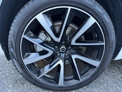 Certified 2023 Volvo XC90 B6 Plus w/ Protection Package Premier image 8