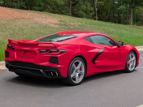 Used 2021 Chevrolet Corvette Stingray Premium Cpe w/ Z51 Performance Package RWD image 23