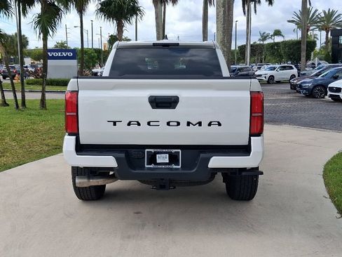 Used 2025 Toyota Tacoma TRD Sport RWD image 5
