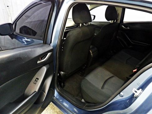 Used 2016 MAZDA MAZDA3 i Sport FWD image 9