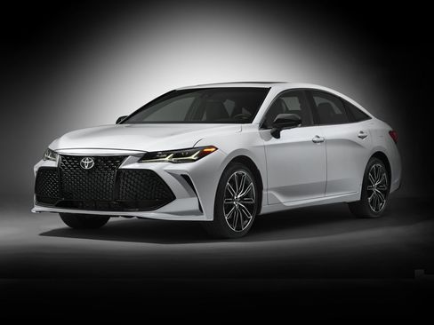 Used 2019 Toyota Avalon XSE FWD image 1