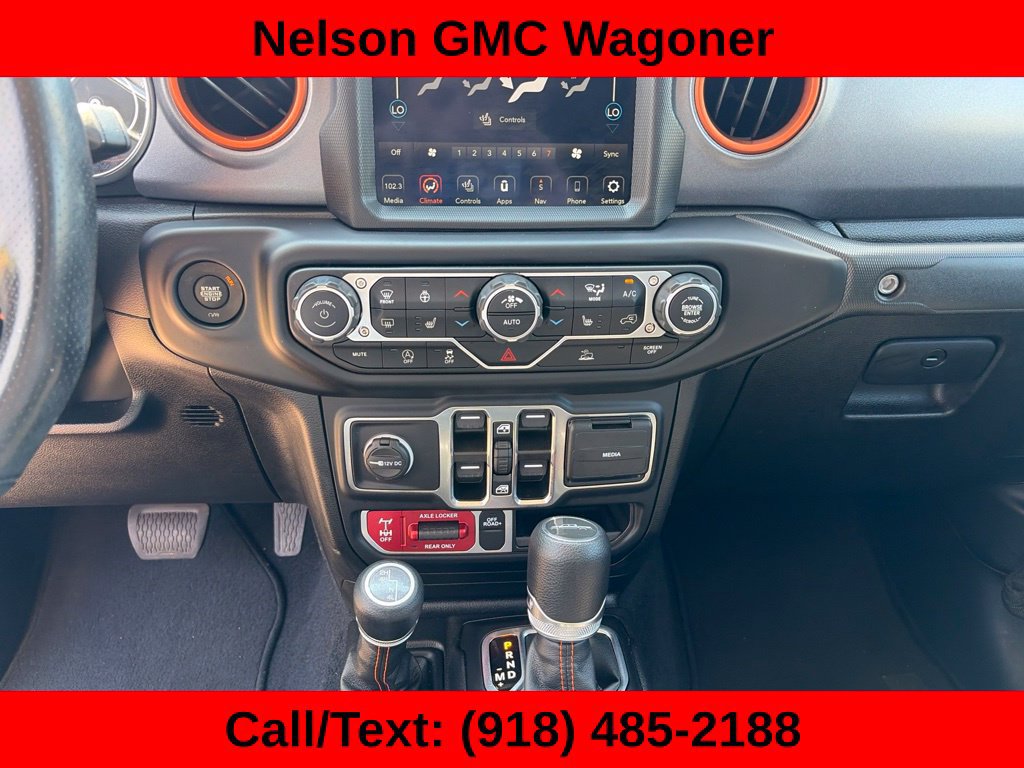Used 2023 Jeep Gladiator Mojave w/ Cold Weather Group AWD/4WD image 22