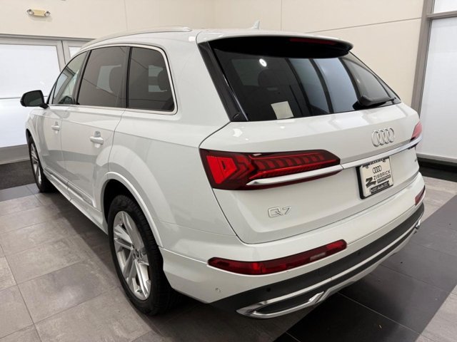 Used 2023 Audi Q7 2.0T Premium w/ Convenience Package AWD/4WD image 3