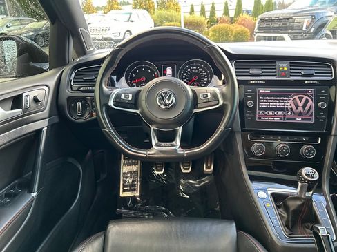 Used 2019 Volkswagen GTI SE image 7