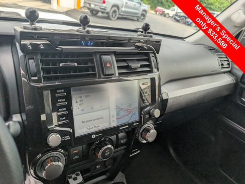 Used 2021 Toyota 4Runner TRD Off-Road Premium AWD/4WD image 20