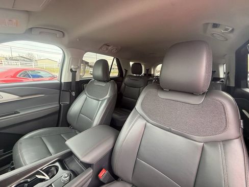 Used 2025 Ford Explorer Active w/ Active Comfort Package image 13