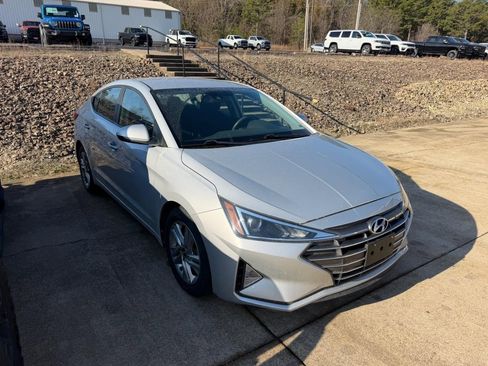 Used 2020 Hyundai Elantra SEL w/ Cargo Package (C1) FWD image 3