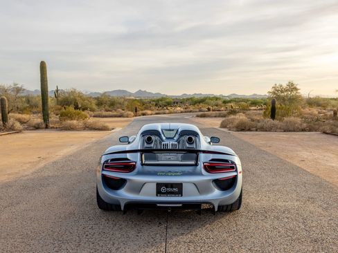 Used 2015 Porsche 918 Spyder AWD/4WD image 25