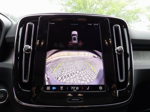 New 2025 Volvo XC40 B5 Core w/ Protection Package Premier image 20