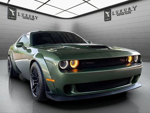 Used 2021 Dodge Challenger R/T Scat Pack RWD image 1