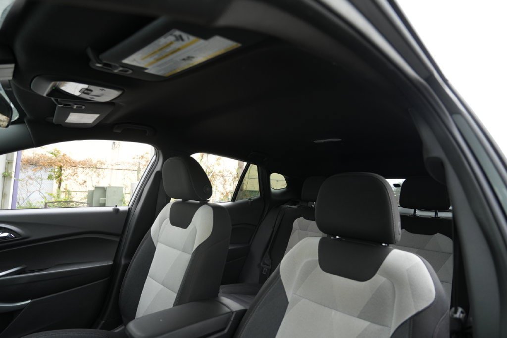 Used 2025 Chevrolet Trax RS w/ Driver Confidence Package FWD image 22
