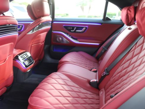 New 2025 Mercedes-Benz S 580 4MATIC Sedan image 17