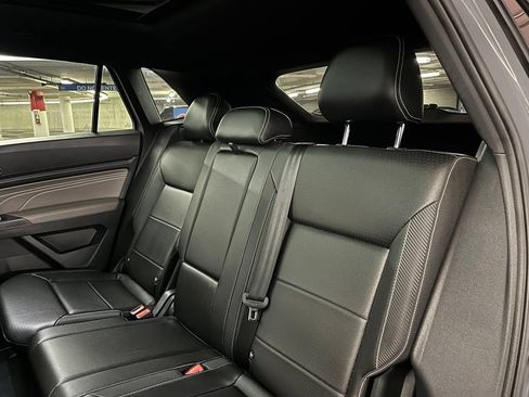Used 2023 Volkswagen Atlas Cross Sport SE w/ Panoramic Sunroof Package AWD/4WD image 23