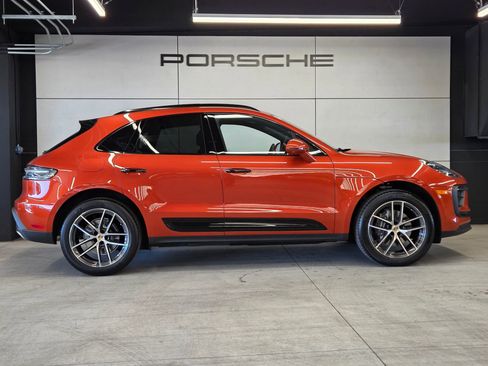 Certified 2025 Porsche Macan image 27